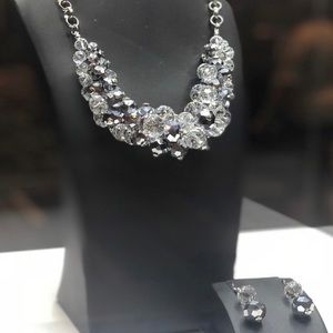 🎄🎁 Silver Clustered necklace